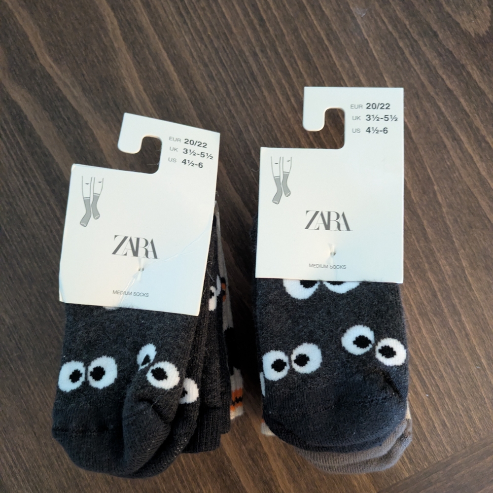Zara Gray Socks with Eye Design